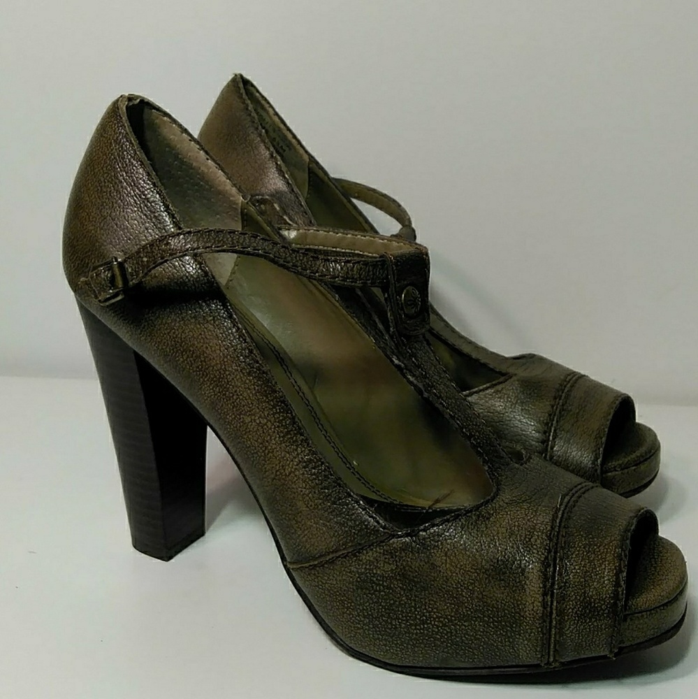 Simply Vera Vera Wang Heels Women' size 6.5